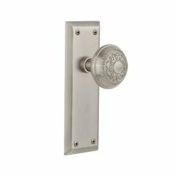 Nostalgic Warehouse New York Plate 2-3/4 in. Backset Satin Nickel Passage Hall/Closet Egg and Dart Door Knob